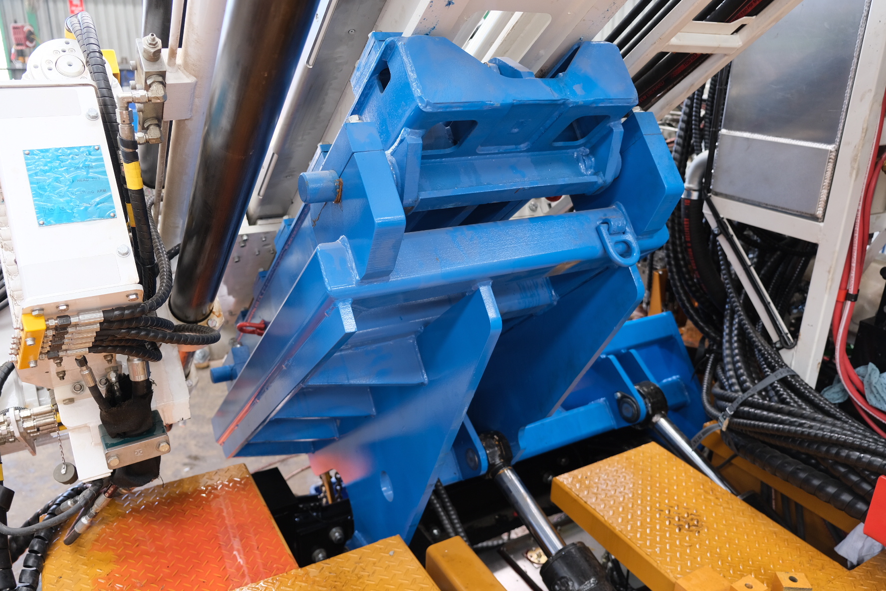 2021_0203_08443700(5)-drill-rig-equipment